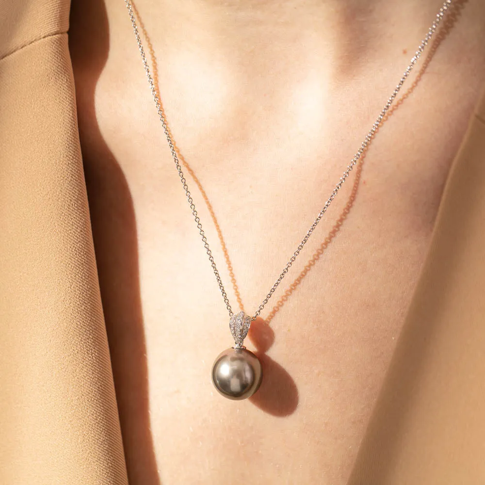 18ct White Gold Black Pearl & Diamond Pendant