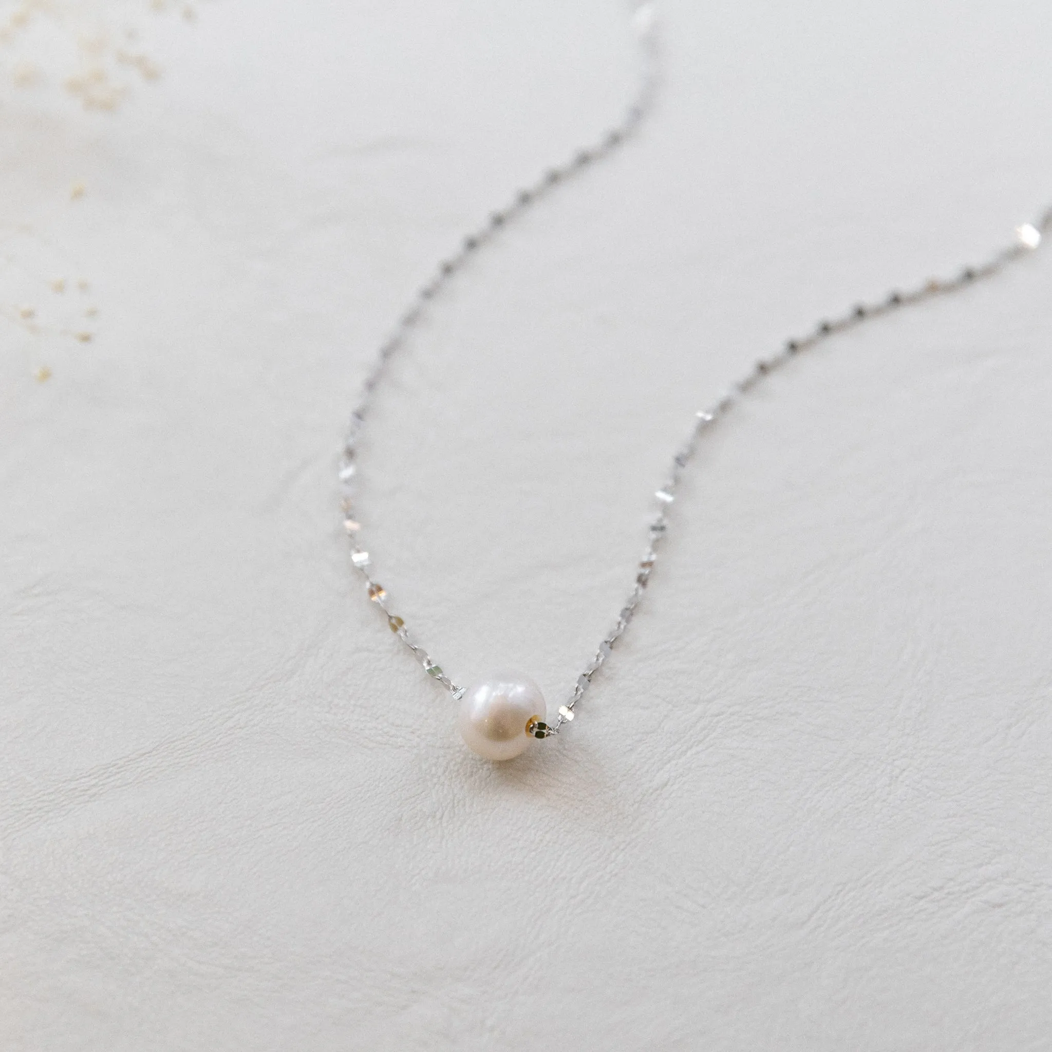 Betty One Pearl Necklace