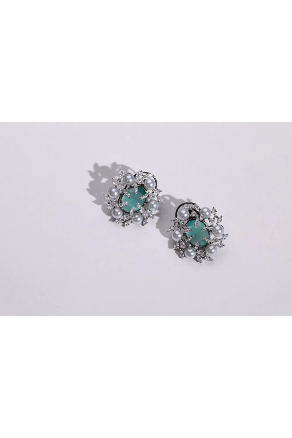 Classic Emerald Earrings: Delicate and Minimalist | Buy Jewelry Online