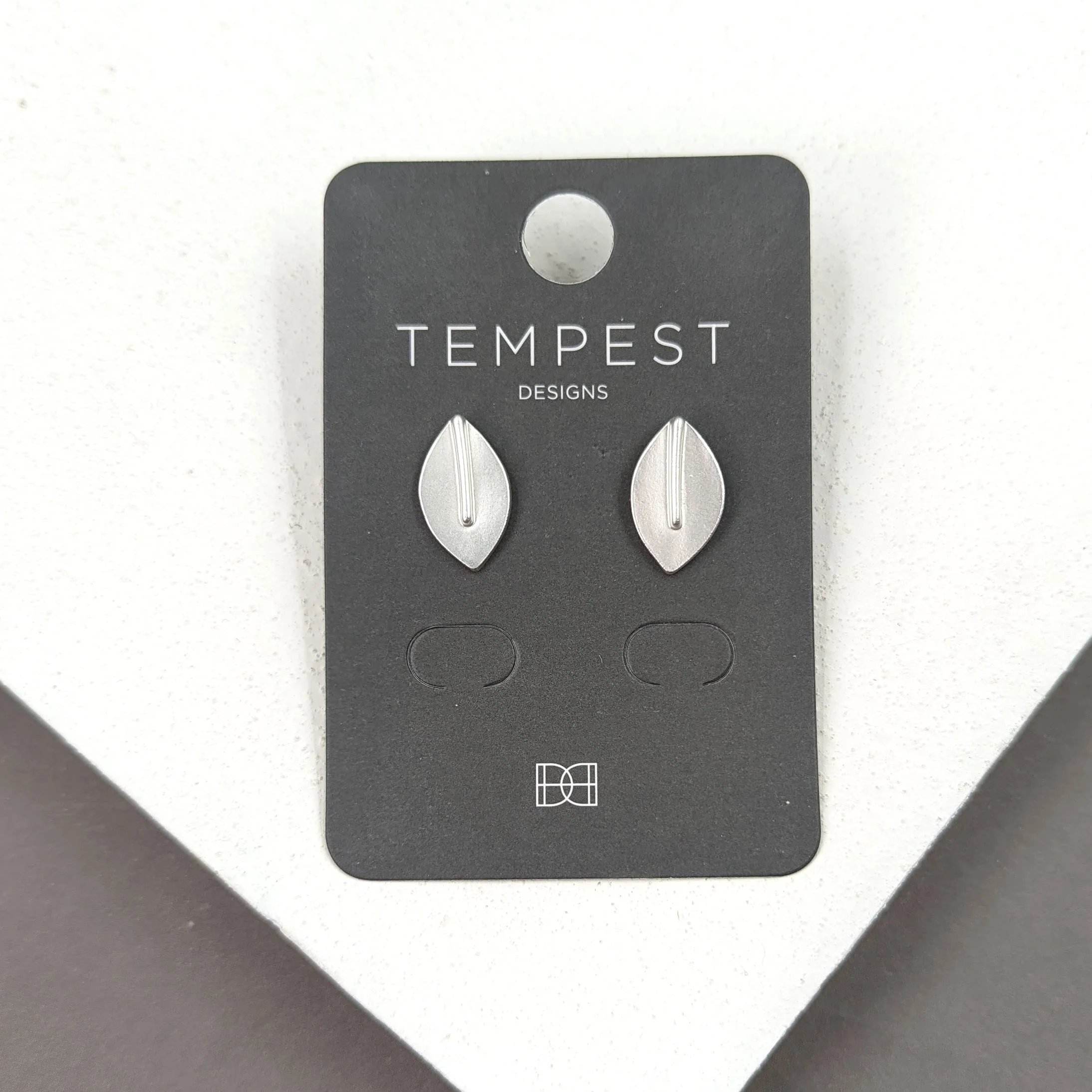 Contemporary leaf component stud earrings