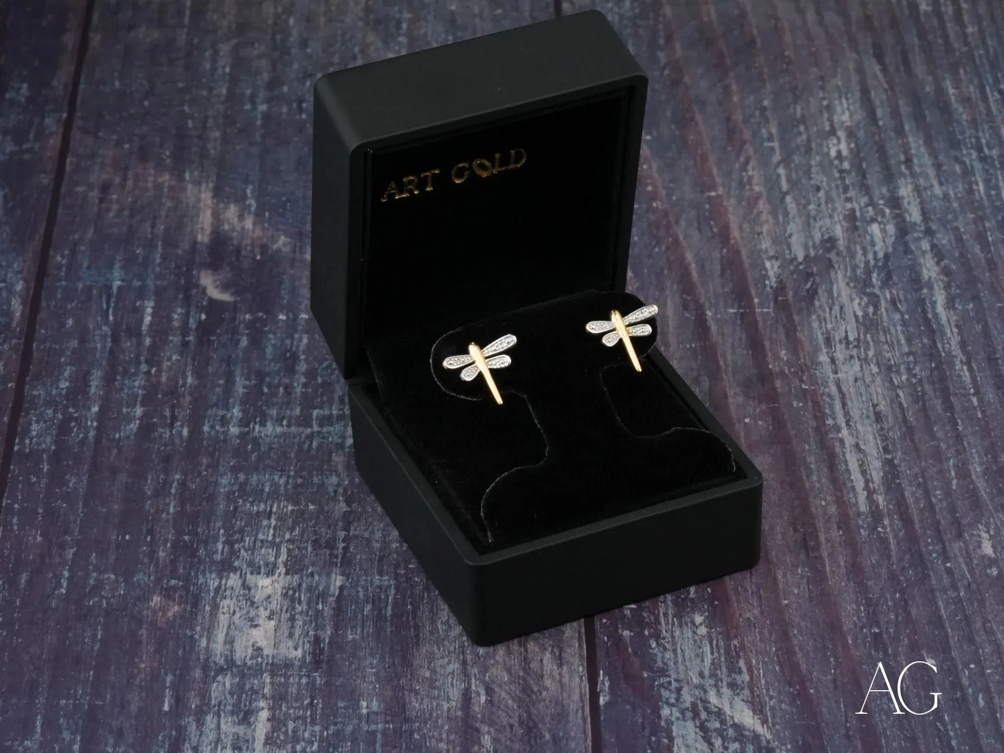 Dragonfly Earrings – Elegant & Unique