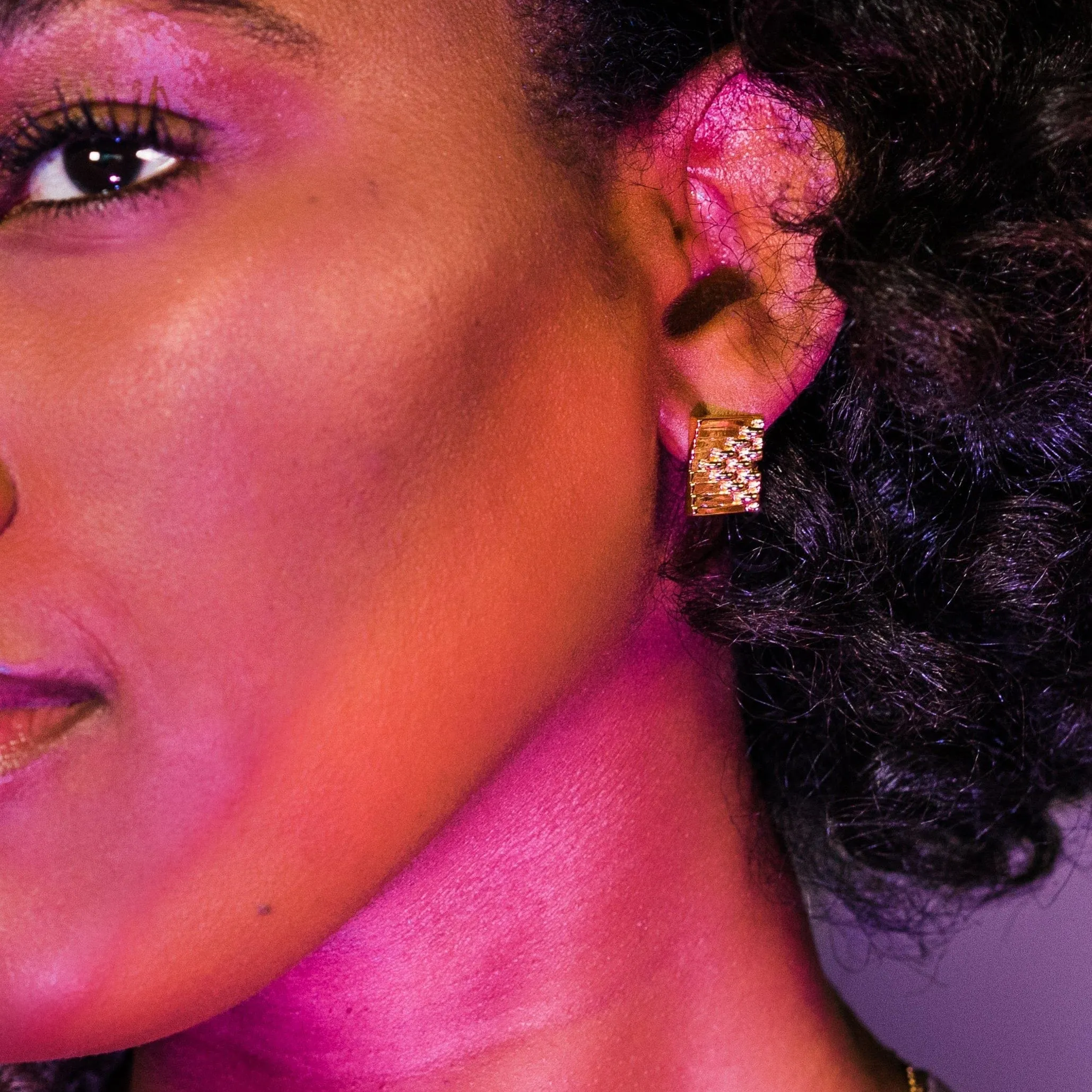 gold tex rex studs