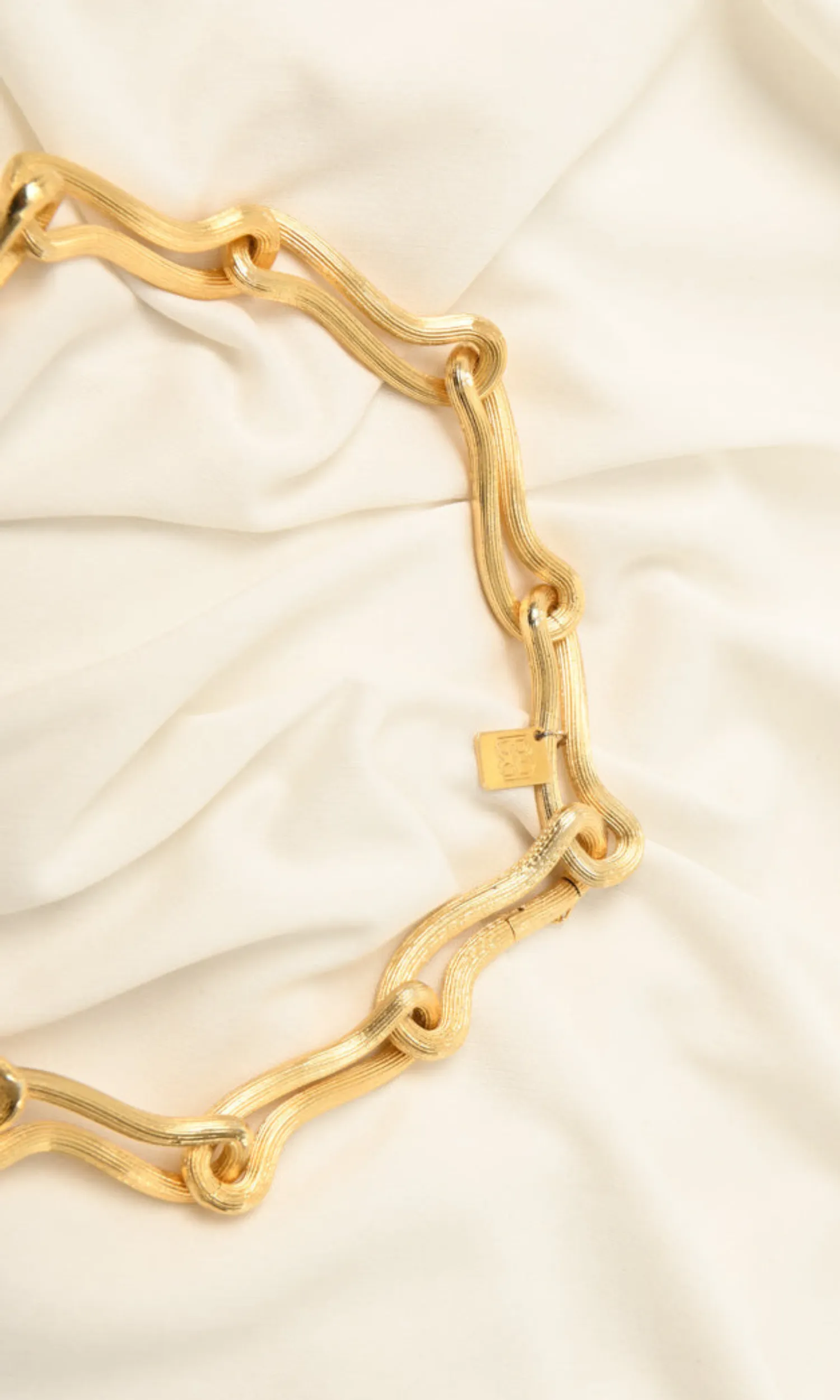 KAI NECKLACE IN GOLD