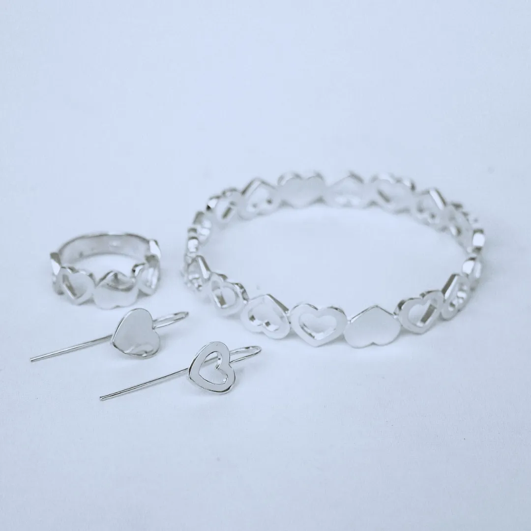 Love Goes Round Ring