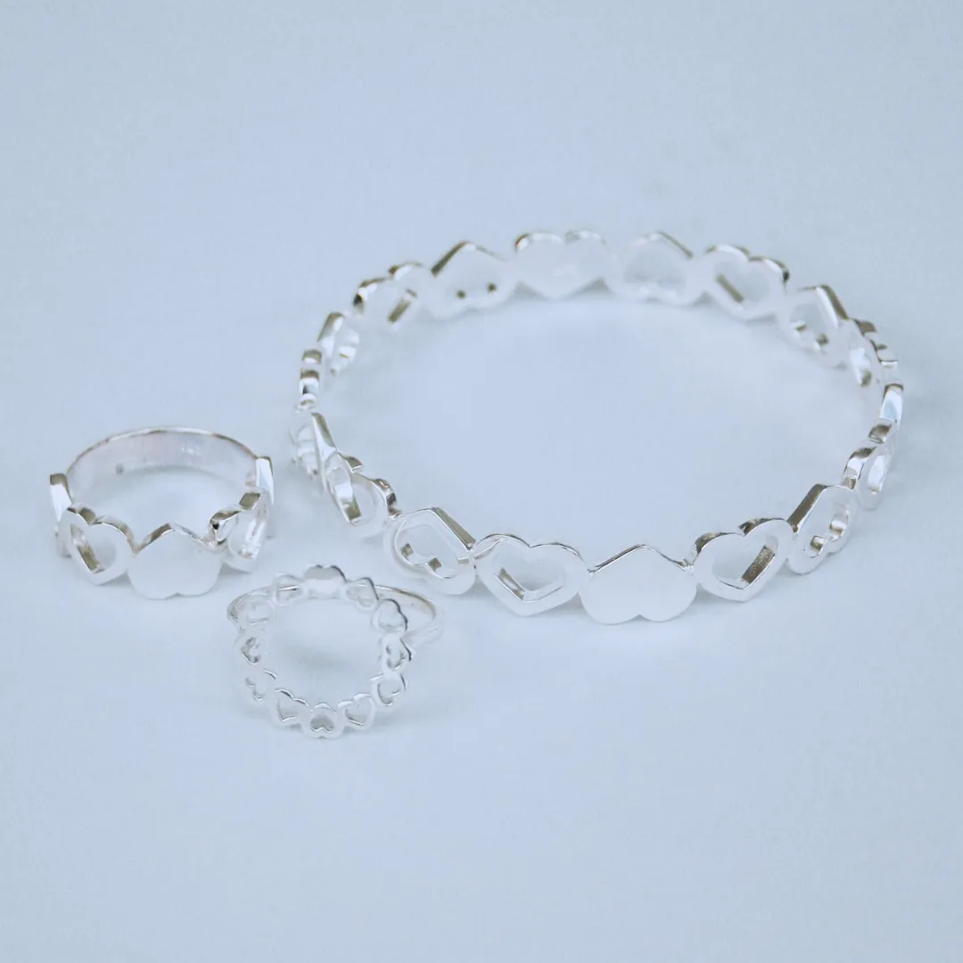 Love Goes Round Ring