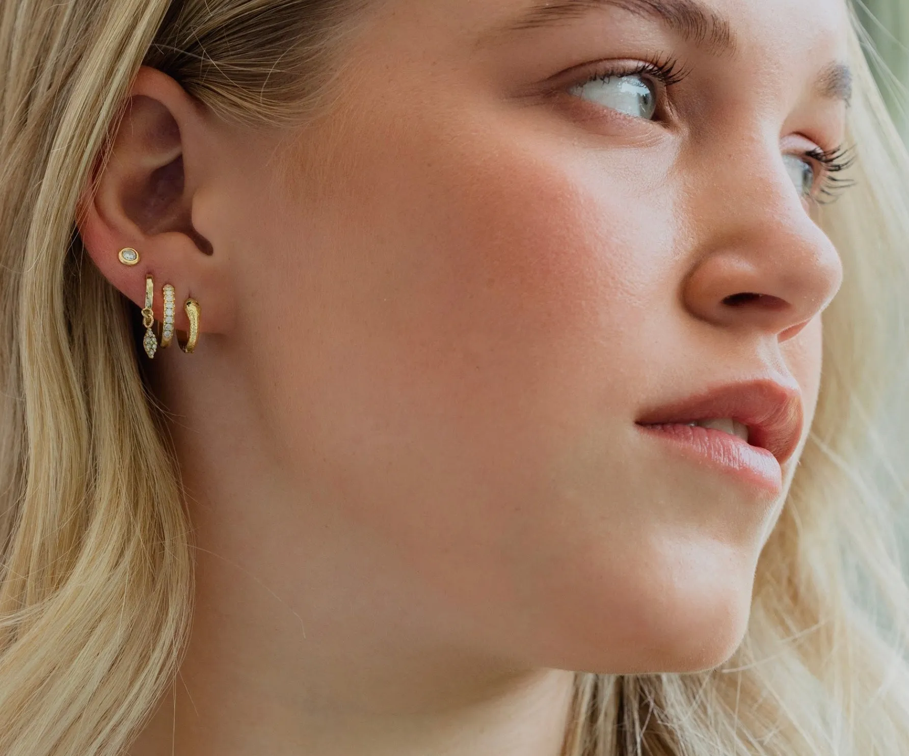 Pai - diamond drop earrings