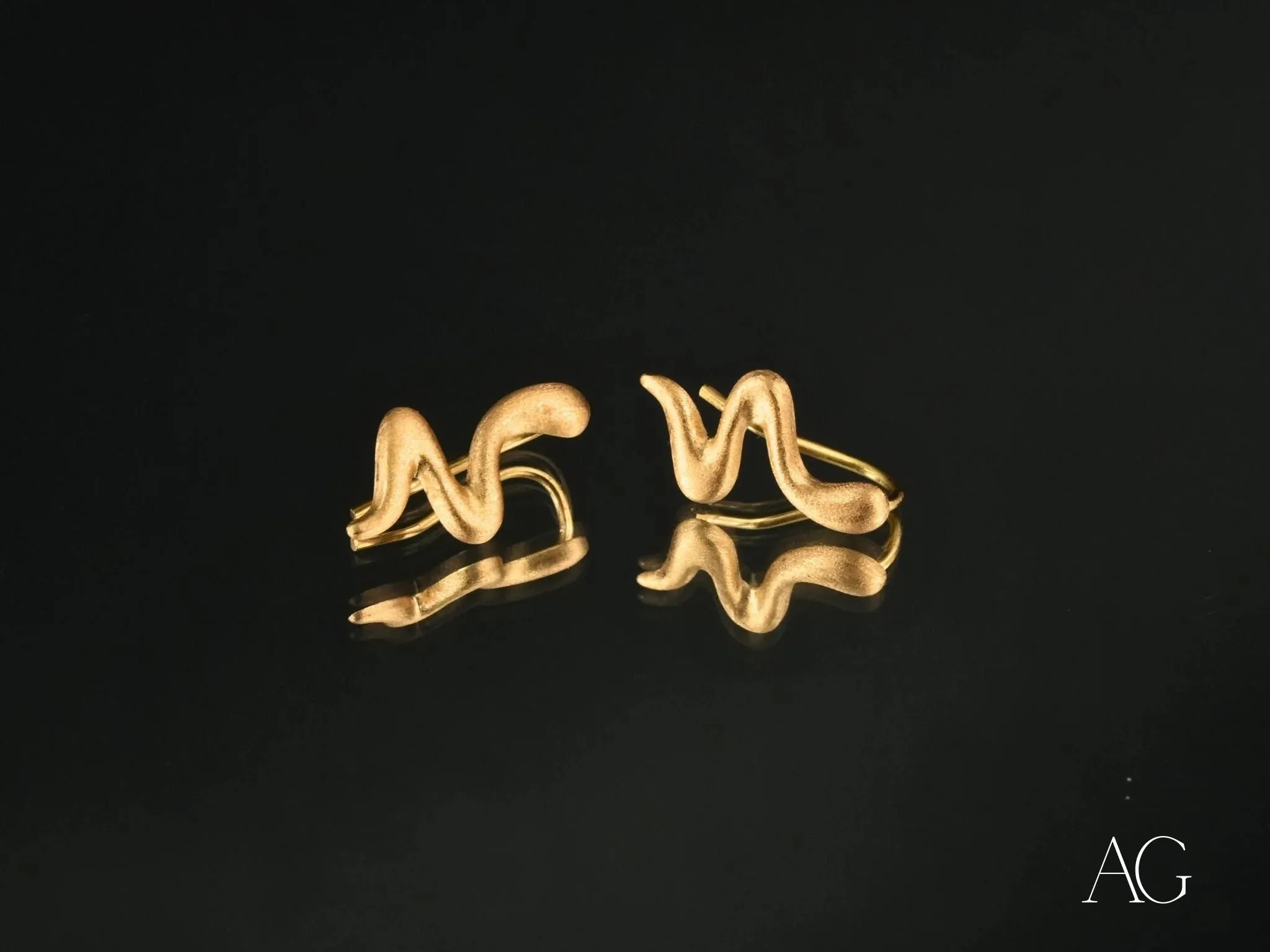 Wavy Earrings – Unique & Modern